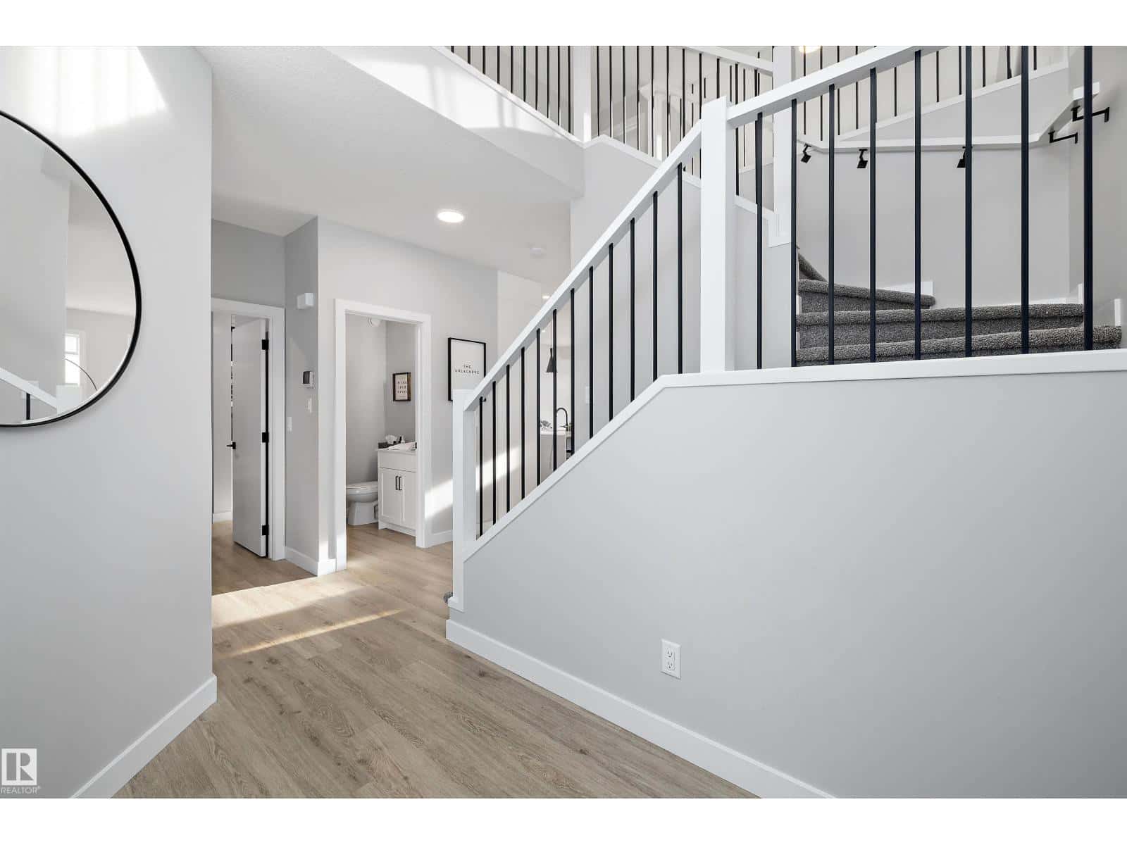 7027 54 AV — Beaumont, Alberta - Photo 4 of 58