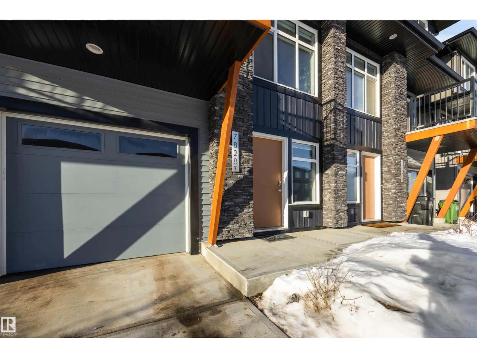 7828 KORULUK LINK LI SW — Edmonton, Alberta - Photo 2 of 31