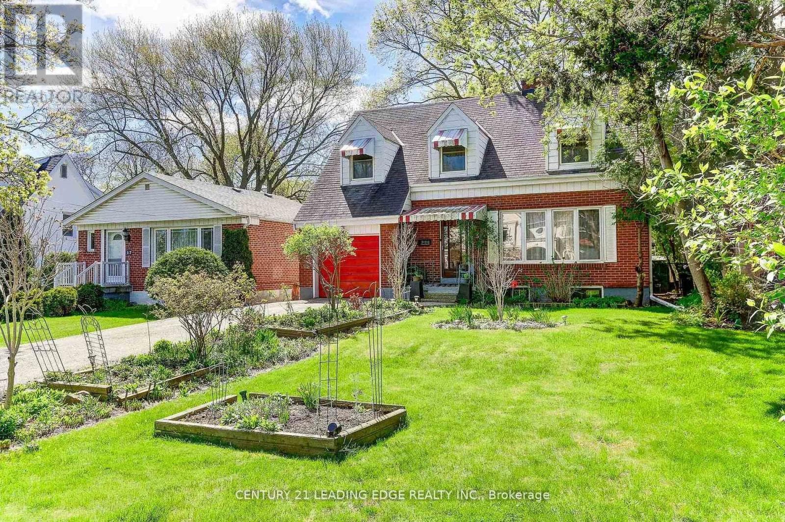 19 ROYALEIGH AVENUE — Toronto (Humber Heights), Ontario - Main photo