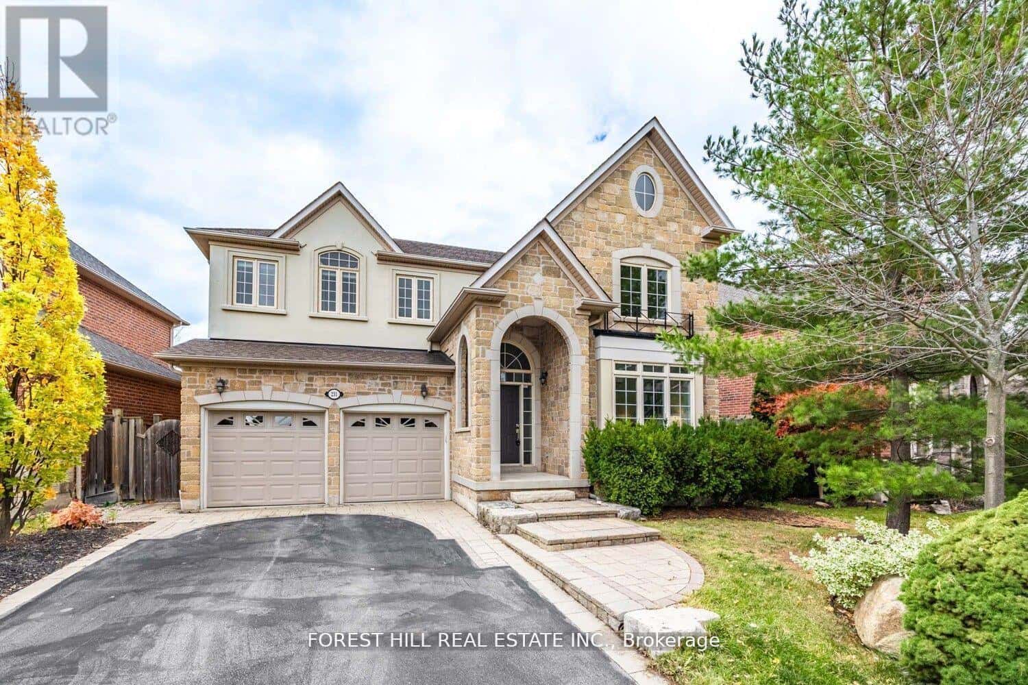 231 BUTTERFLY LANE — Oakville (BR Bronte), Ontario - Photo 2 of 43