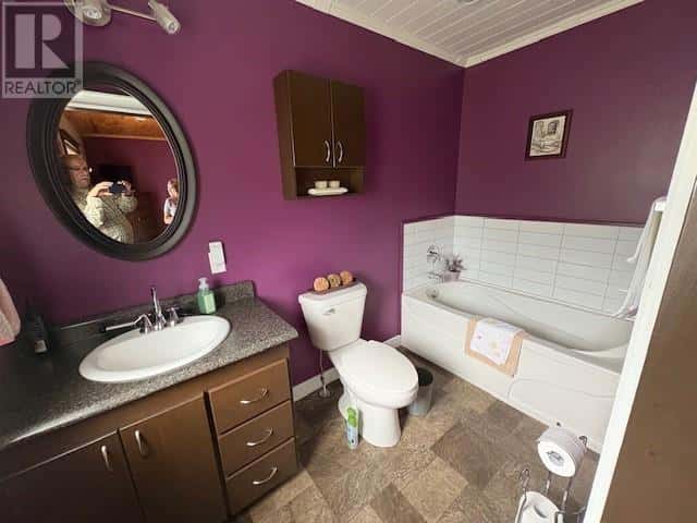 200 Comfort Cove Highway — Comfort Cove, Newfoundland & Labrador - Photo 5 of 9