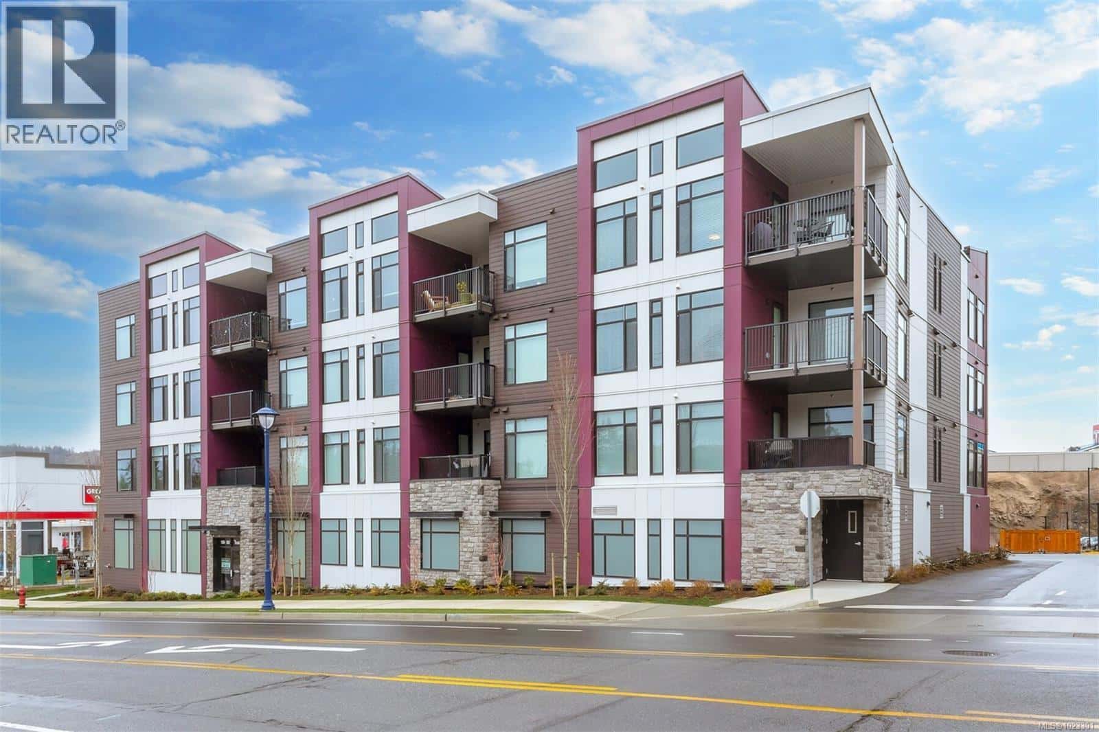 202 707 Treanor Ave — Langford, British Columbia - Photo 2 of 23