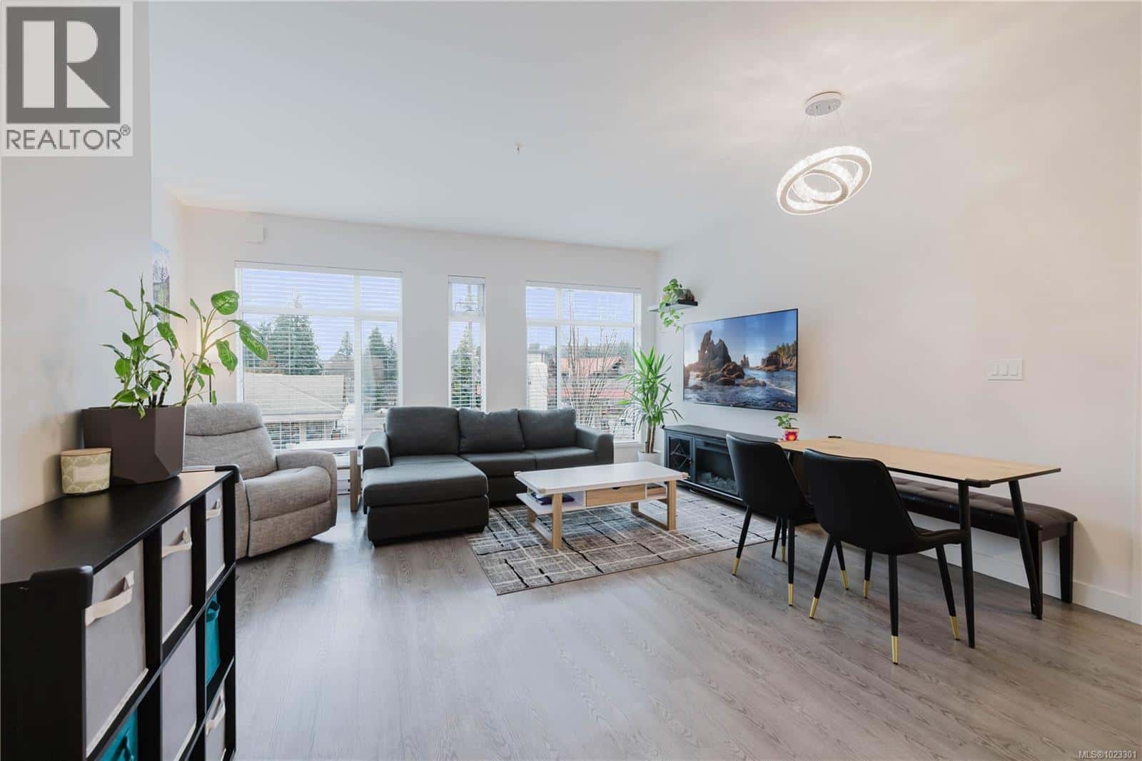 202 707 Treanor Ave — Langford, British Columbia - Photo 3 of 23