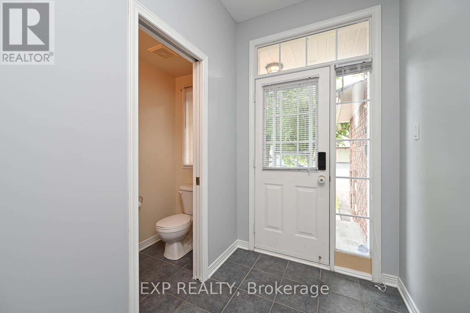 677 WILDSHORE CRESCENT — Ottawa, Ontario - Photo 2 of 36