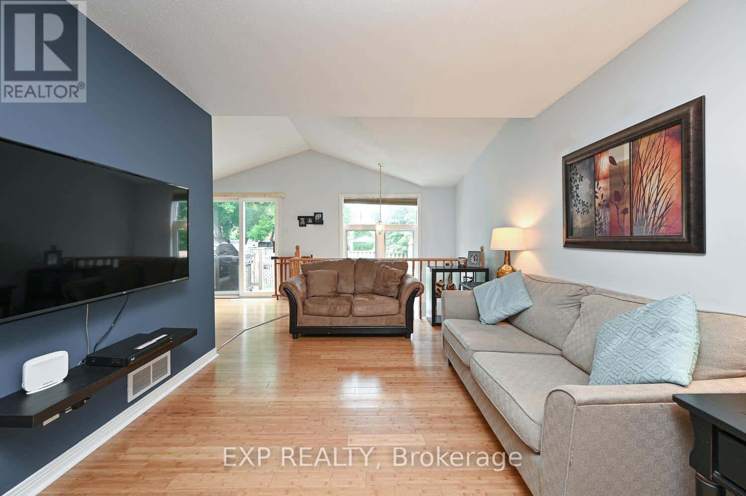 677 WILDSHORE CRESCENT — Ottawa, Ontario - Photo 4 of 36