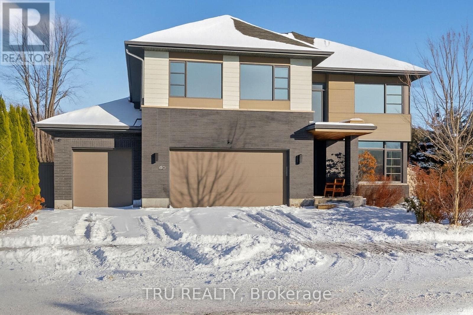 250 SUNNYRIDGE CRESCENT — Ottawa, Ontario - Main photo