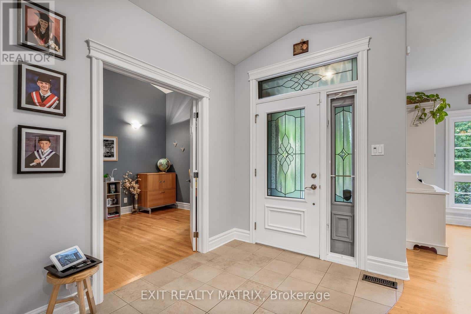 1736 GROVES ROAD — Russell, Ontario - Photo 3 of 42