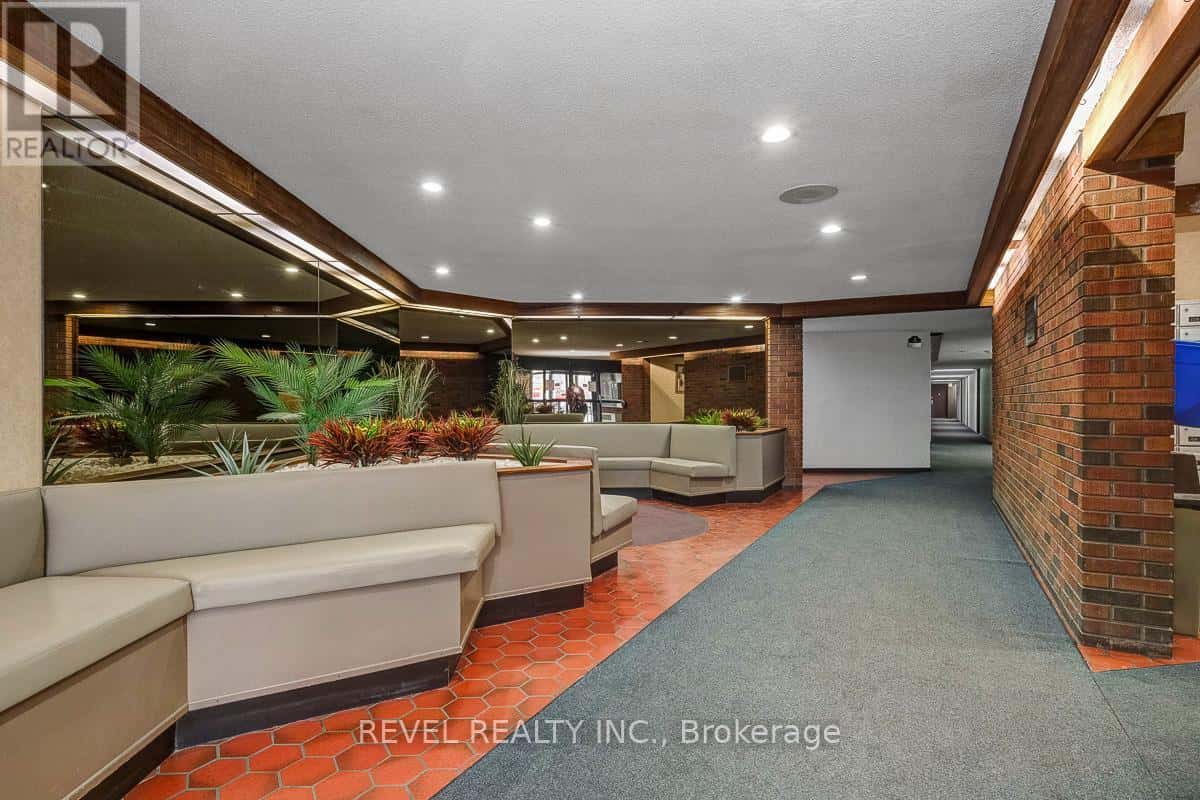 303 - 3100 CARLING AVENUE — Ottawa, Ontario - Photo 3 of 47