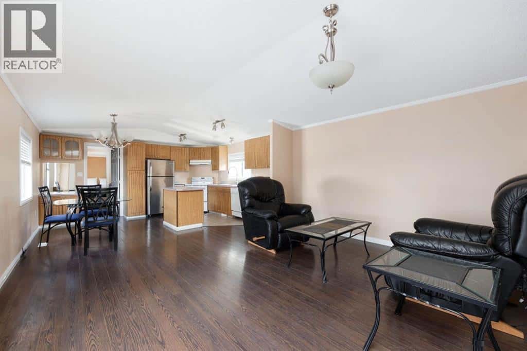 293 Grenfell Crescent — Fort McMurray, Alberta - Photo 5 of 35