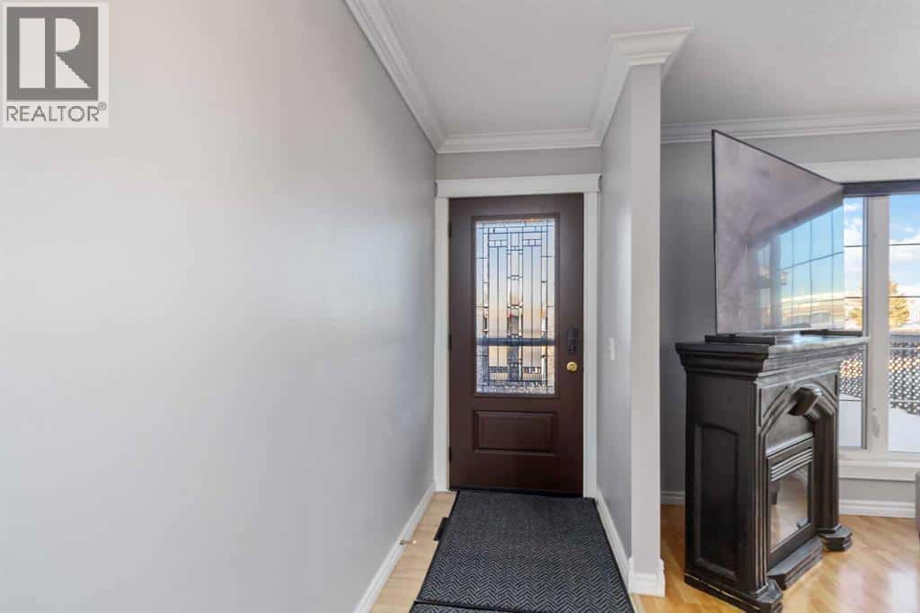 258 Wolverine Drive — Fort McMurray, Alberta - Photo 3 of 32