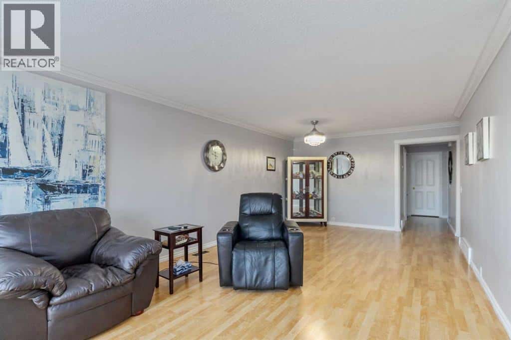 258 Wolverine Drive — Fort McMurray, Alberta - Photo 4 of 32