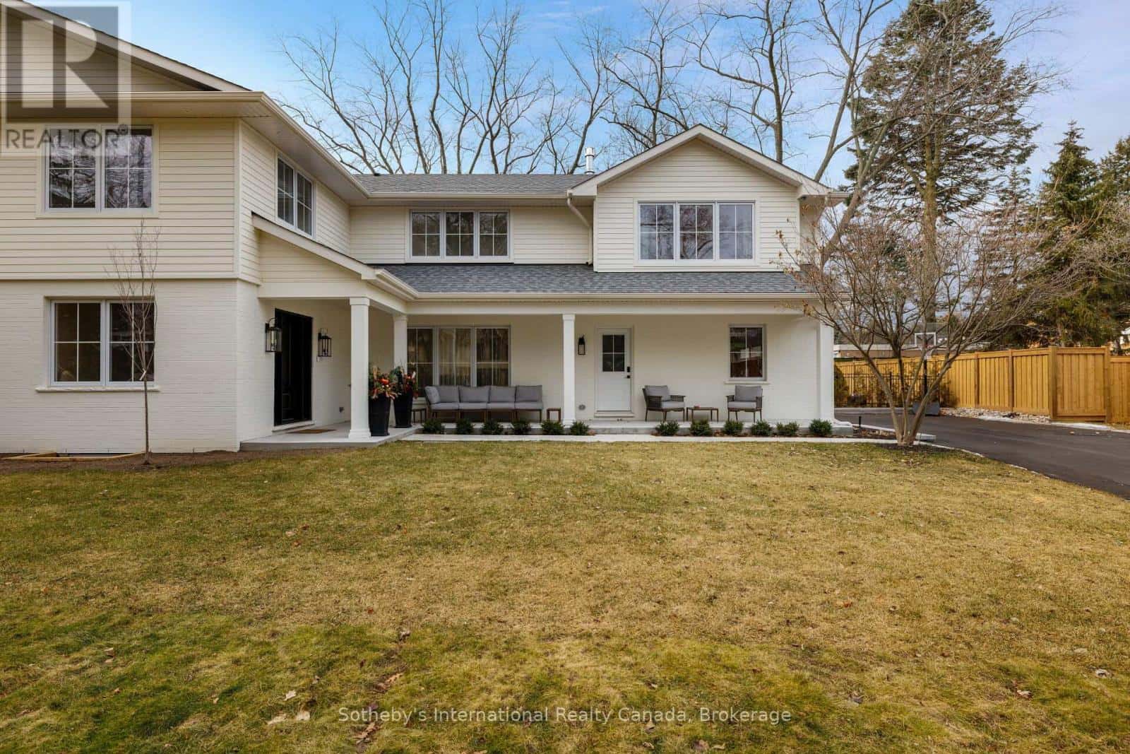 246 CAIRNCROFT ROAD — Oakville (MO Morrison), Ontario - Photo 2 of 39