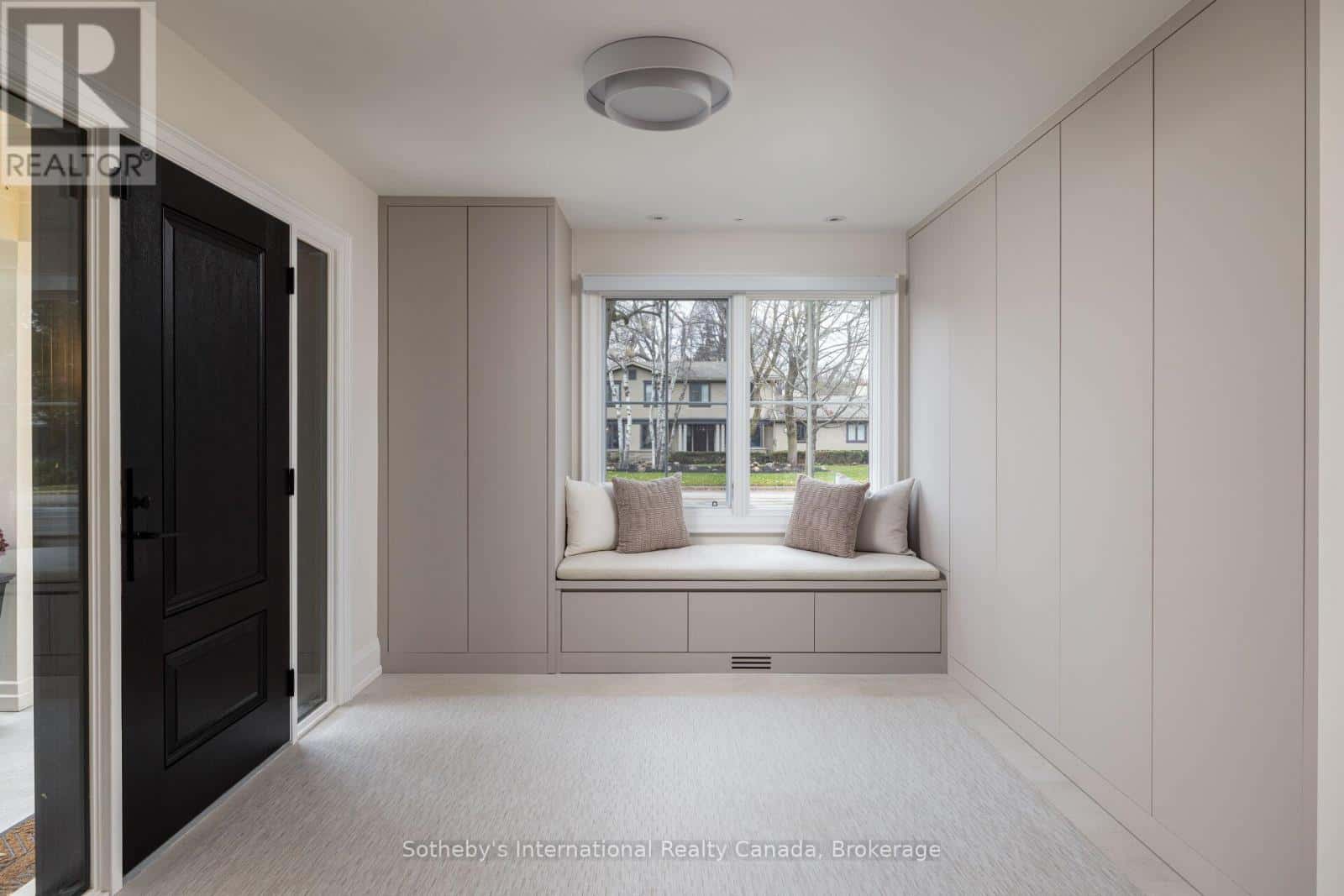 246 CAIRNCROFT ROAD — Oakville (MO Morrison), Ontario - Photo 5 of 39