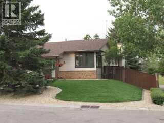 3 Hawkcliff Way NW — Calgary, Alberta - Main photo