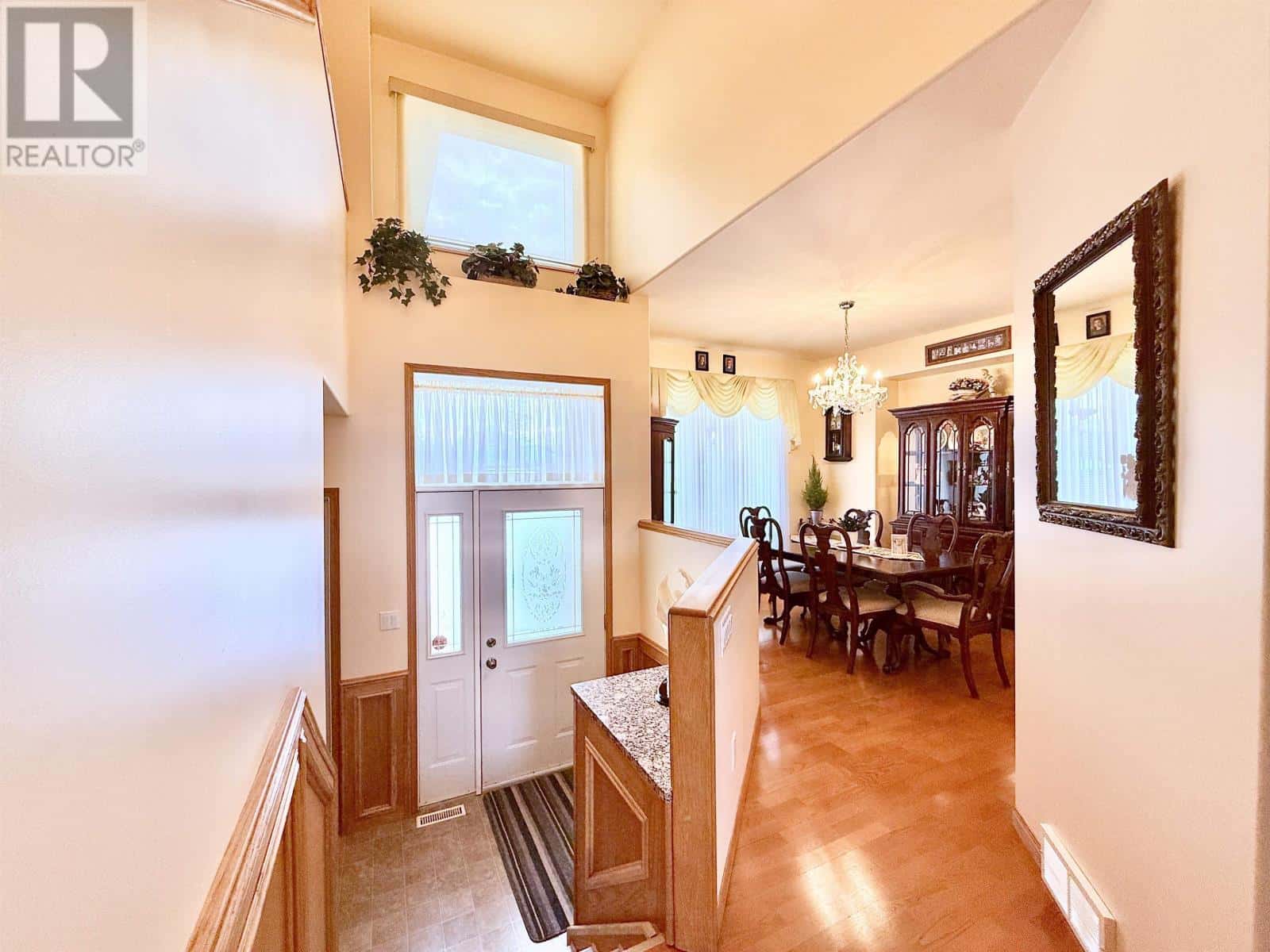 16 Pine Ridge DR — Kenora, Ontario - Photo 2 of 37