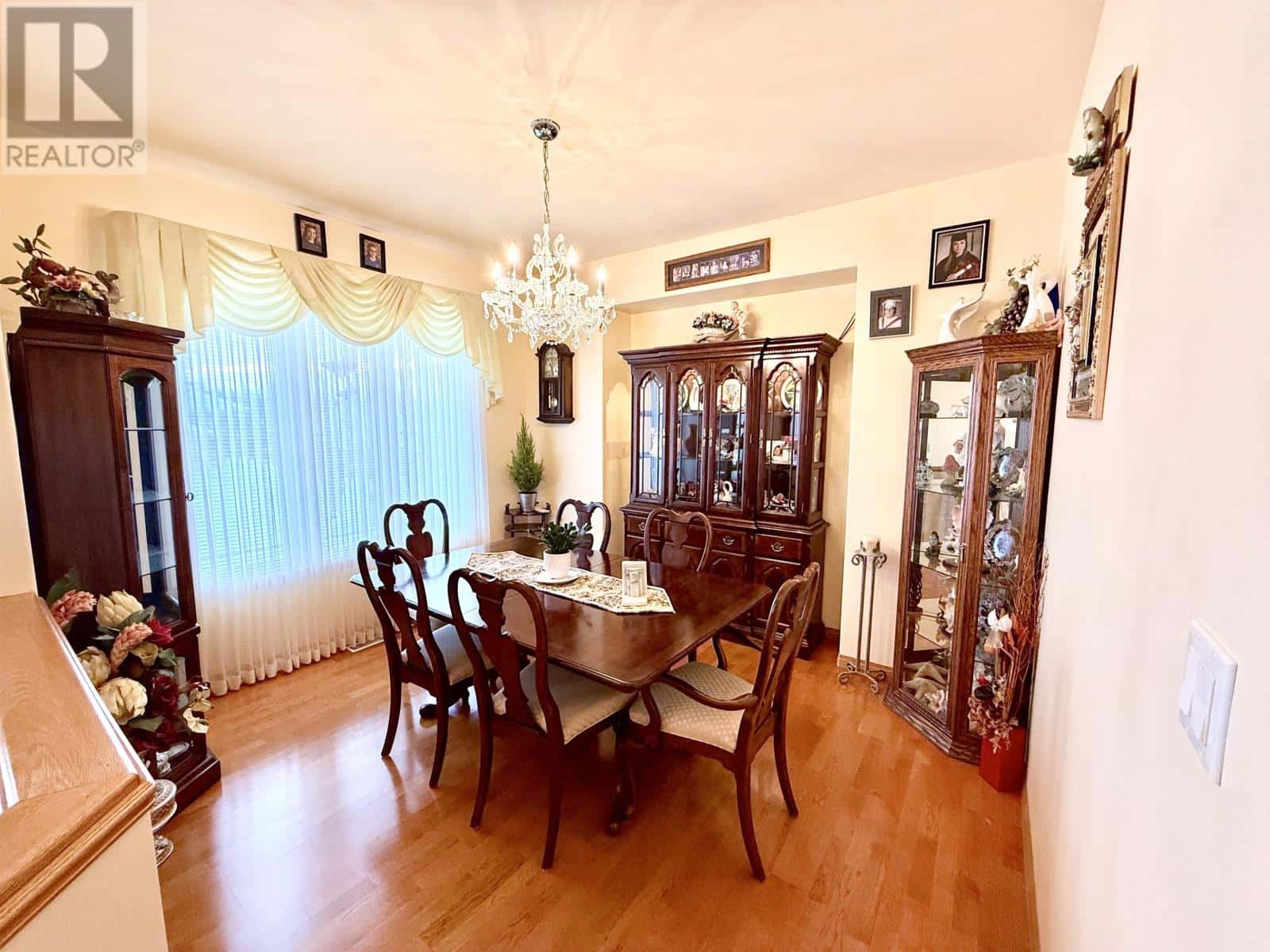 16 Pine Ridge DR — Kenora, Ontario - Photo 3 of 37