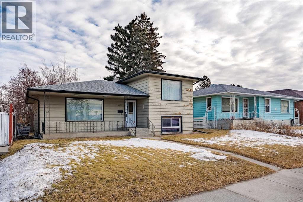 2472 Capitol Hill Crescent NW — Calgary, Alberta - Main photo