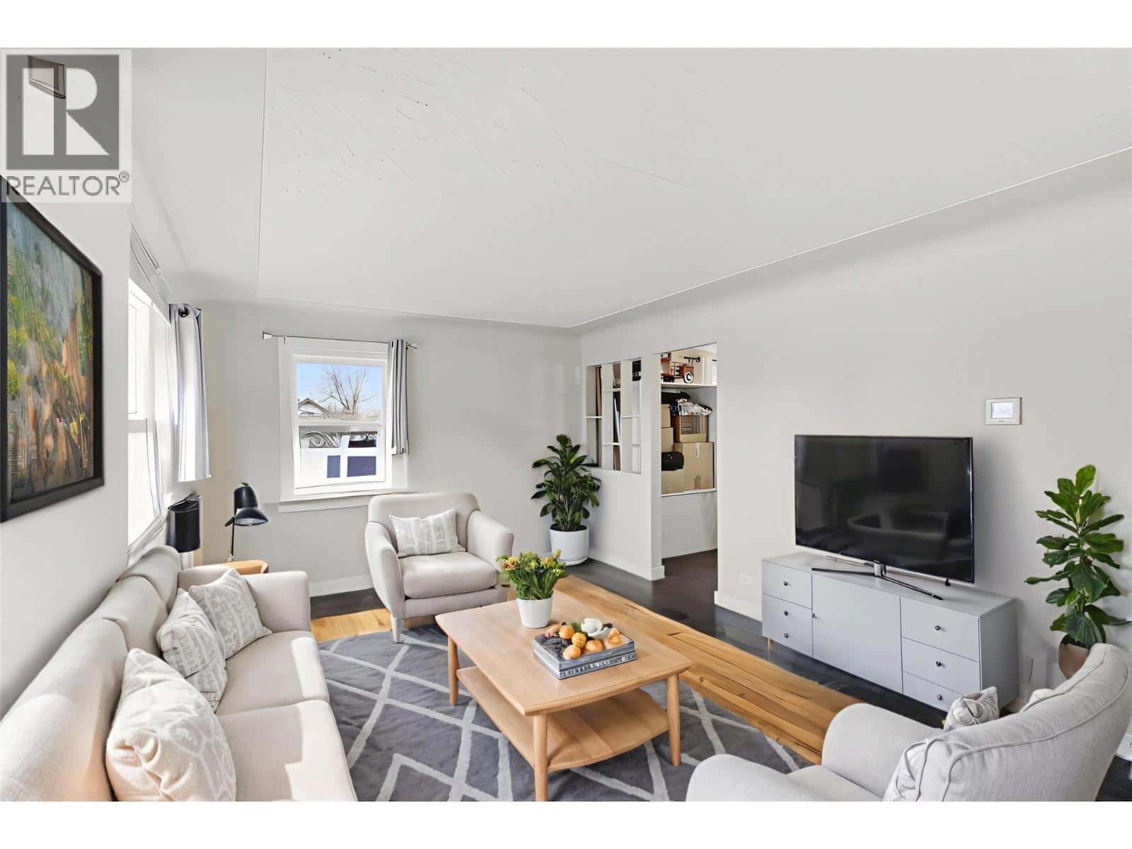 244 BIRCH Avenue — Kamloops, British Columbia - Photo 4 of 44