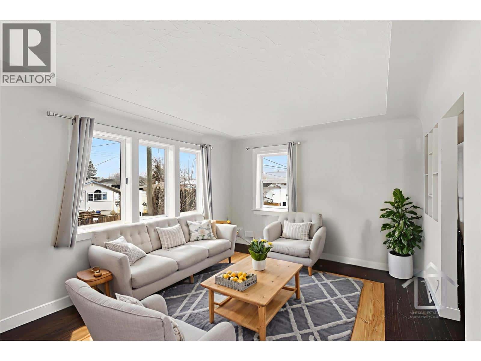 244 BIRCH Avenue — Kamloops, British Columbia - Photo 5 of 44