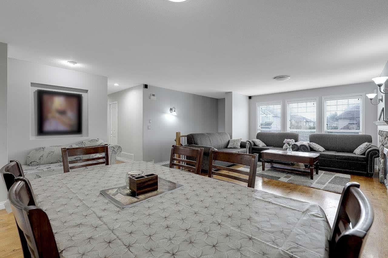 27951 JUNCTION AVENUE — Abbotsford, British Columbia - Photo 3 of 40