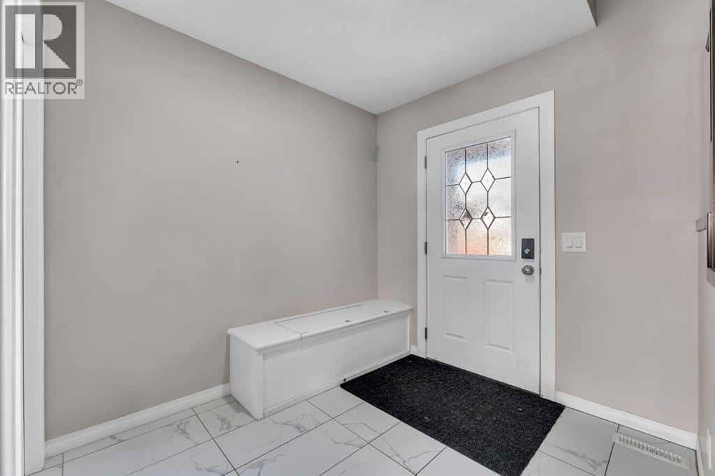 228 Covemeadow Court NE — Calgary, Alberta - Photo 3 of 45