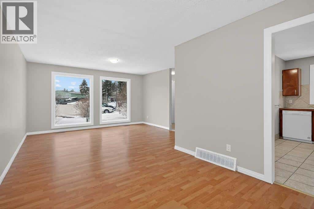 34 Marbank Place NE — Calgary, Alberta - Photo 5 of 34