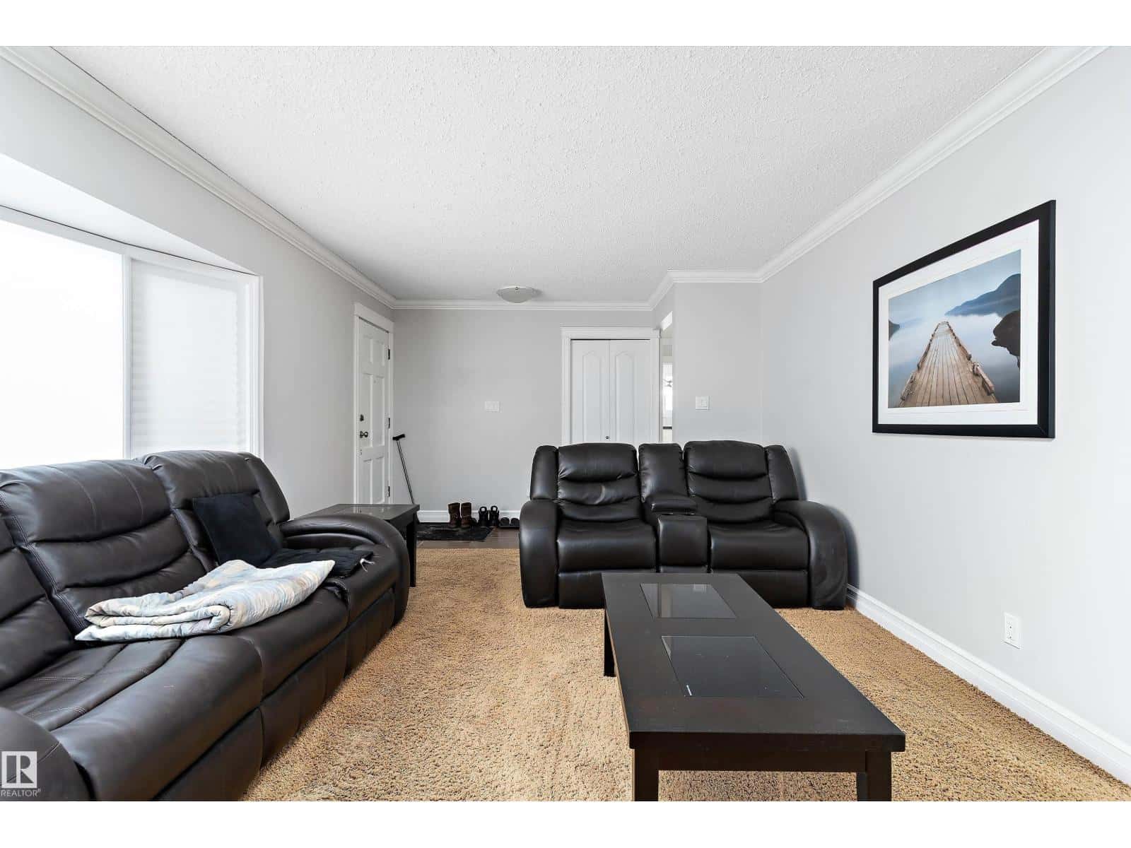 1115 82 ST NW — Edmonton, Alberta - Photo 4 of 43