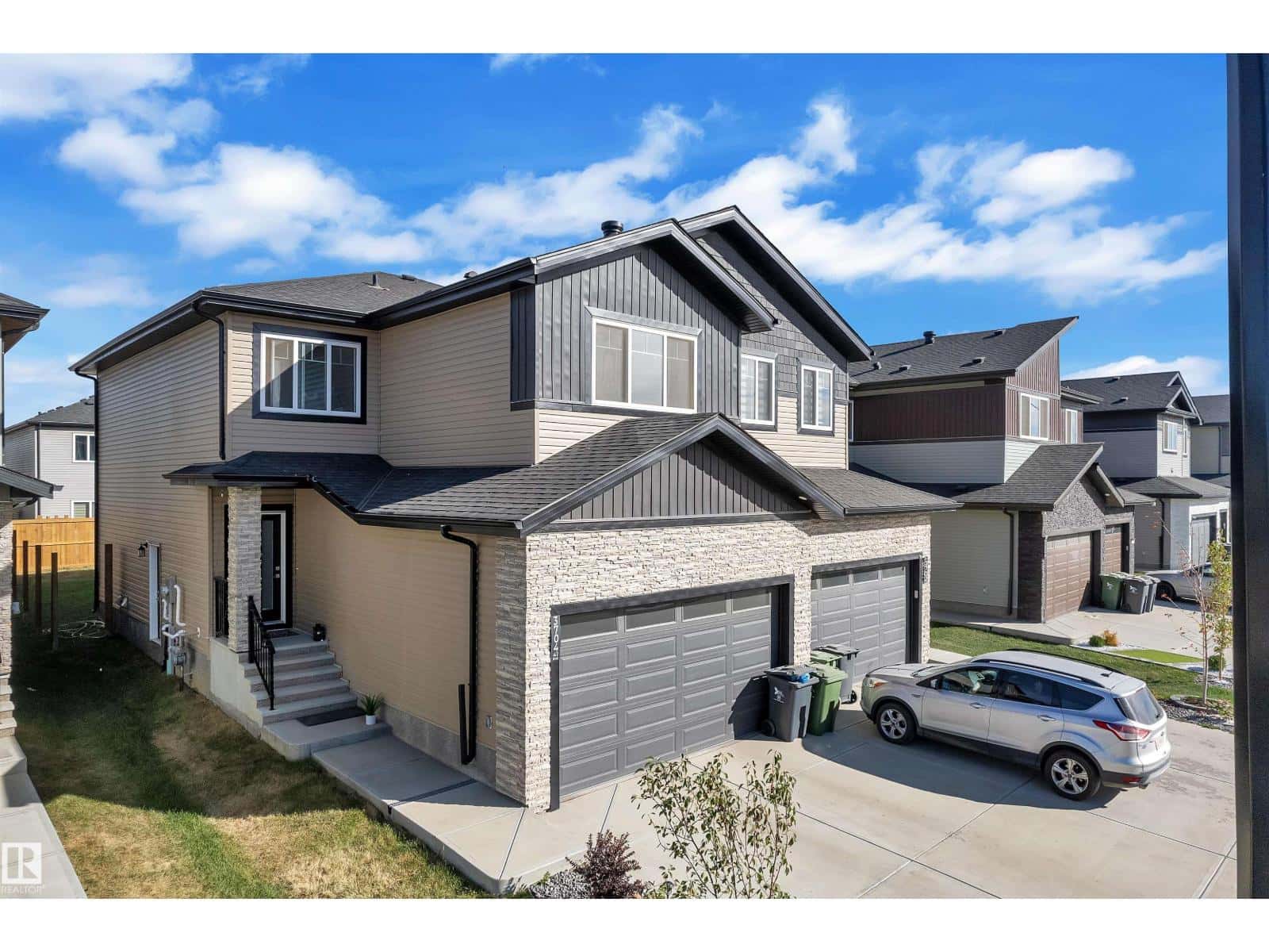 3704 41 AV — Beaumont, Alberta - Photo 2 of 41