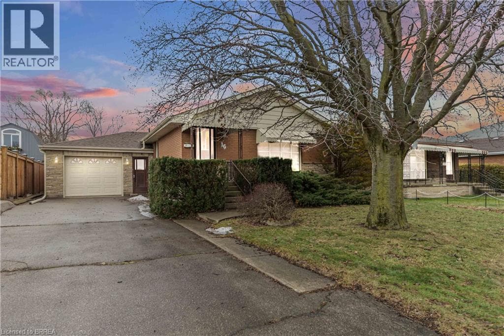 16 PARIS Road — Brantford, Ontario - Main photo