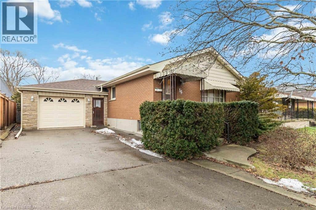 16 PARIS Road - Photo 2 of 49, Brantford, Ontario