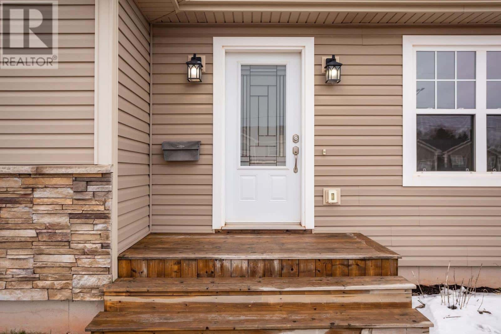 115 Squire Lane — Stratford, Prince Edward Island - Photo 2 of 42