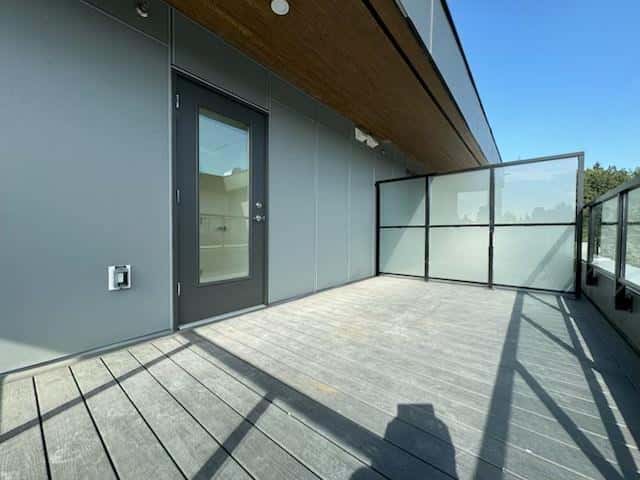 618 13968 LAUREL DRIVE — Surrey, British Columbia - Photo 2 of 2