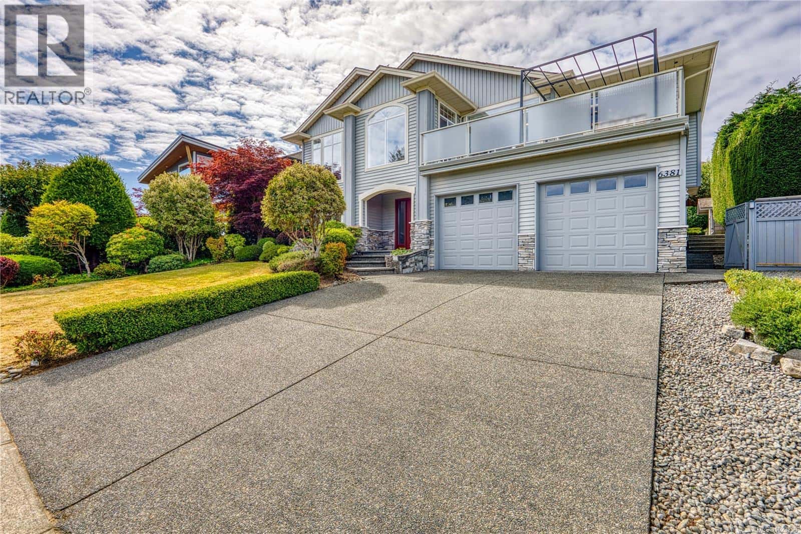 6381 Icarus Dr — Nanaimo, British Columbia - Photo 3 of 80