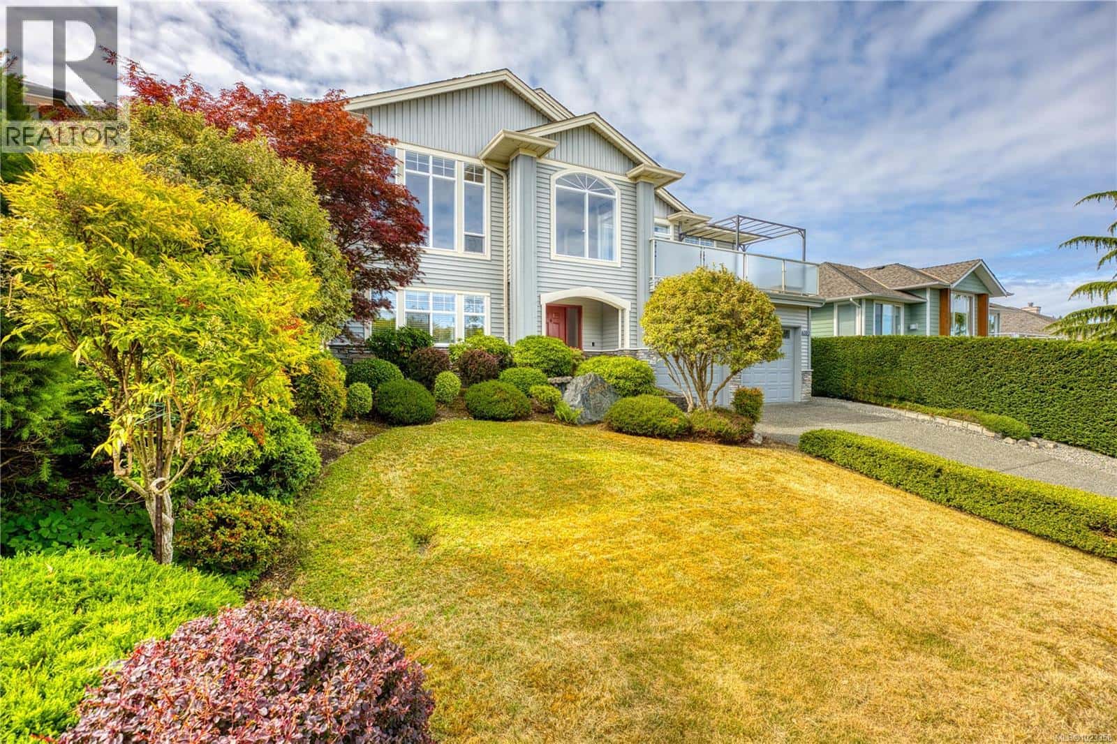 6381 Icarus Dr — Nanaimo, British Columbia - Photo 4 of 80