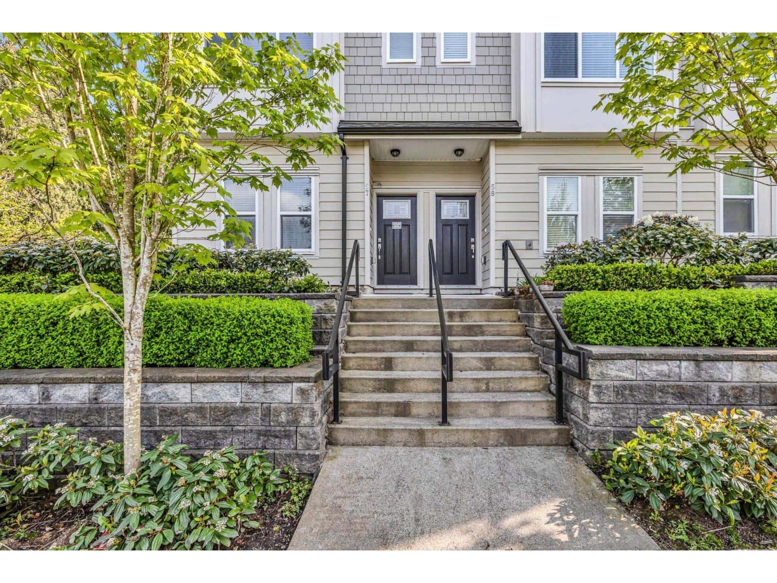 57 13670 62 AVENUE — Surrey, British Columbia - Photo 2 of 30