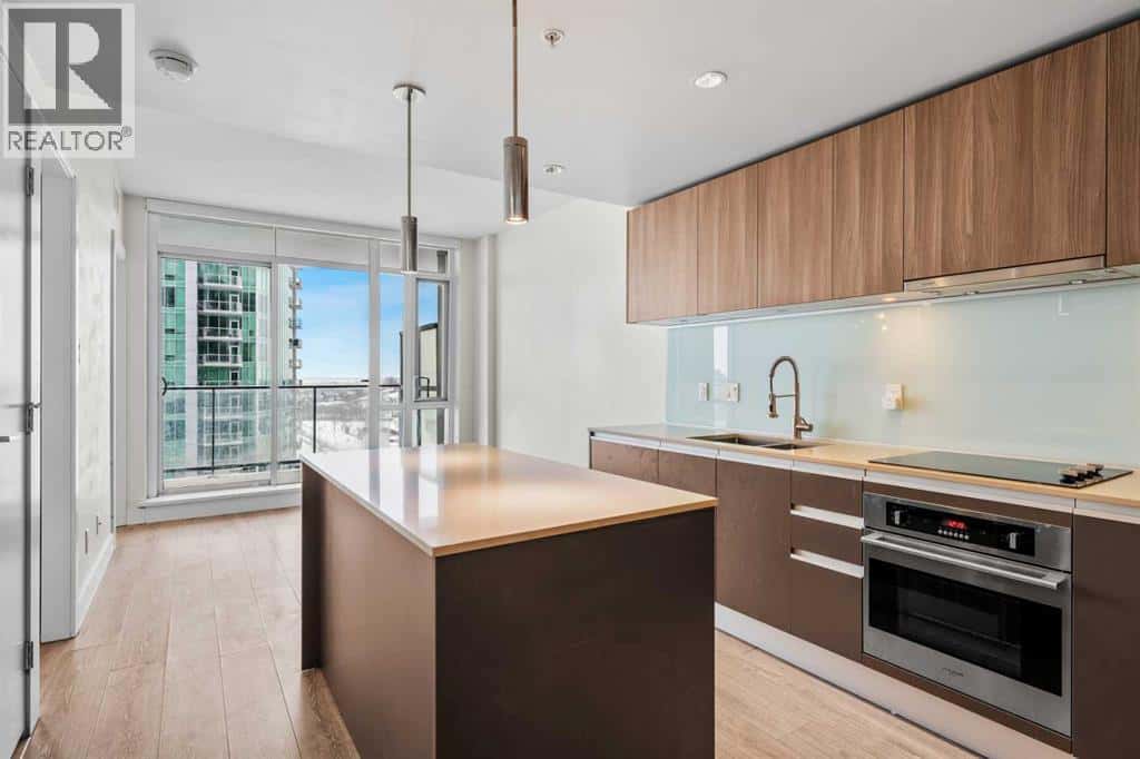 1403, 1122 3 Street SE — Calgary, Alberta - Photo 2 of 35