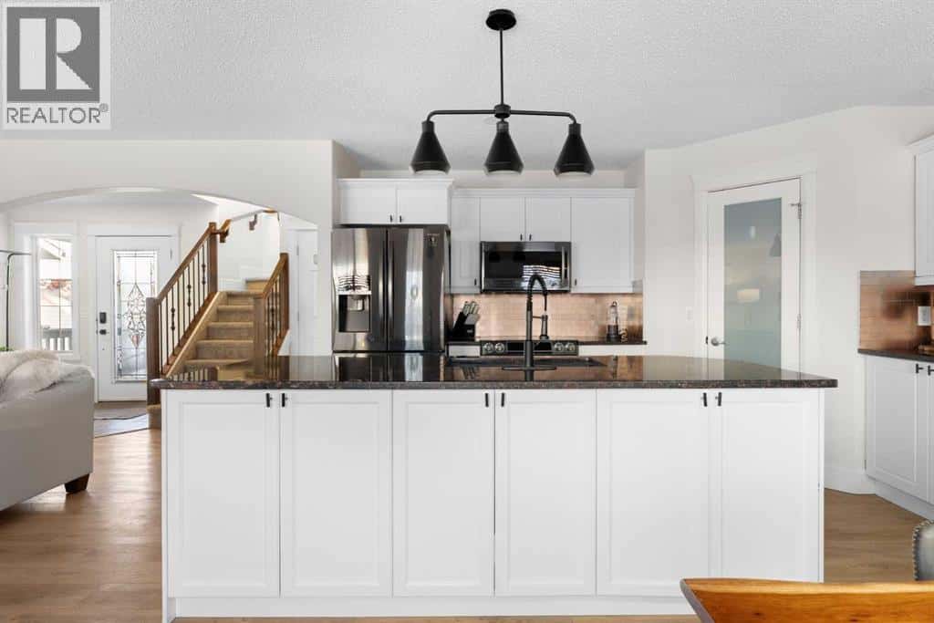 209 Parry Crescent — Fort McMurray, Alberta - Photo 2 of 39