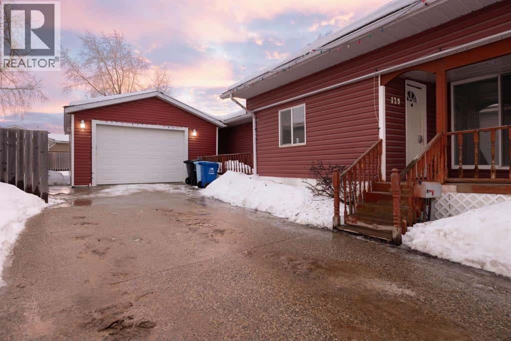 129 Grenfell Crescent — Fort McMurray, Alberta - Photo 2 of 25