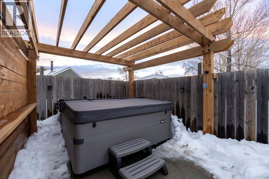 129 Grenfell Crescent — Fort McMurray, Alberta - Photo 5 of 25