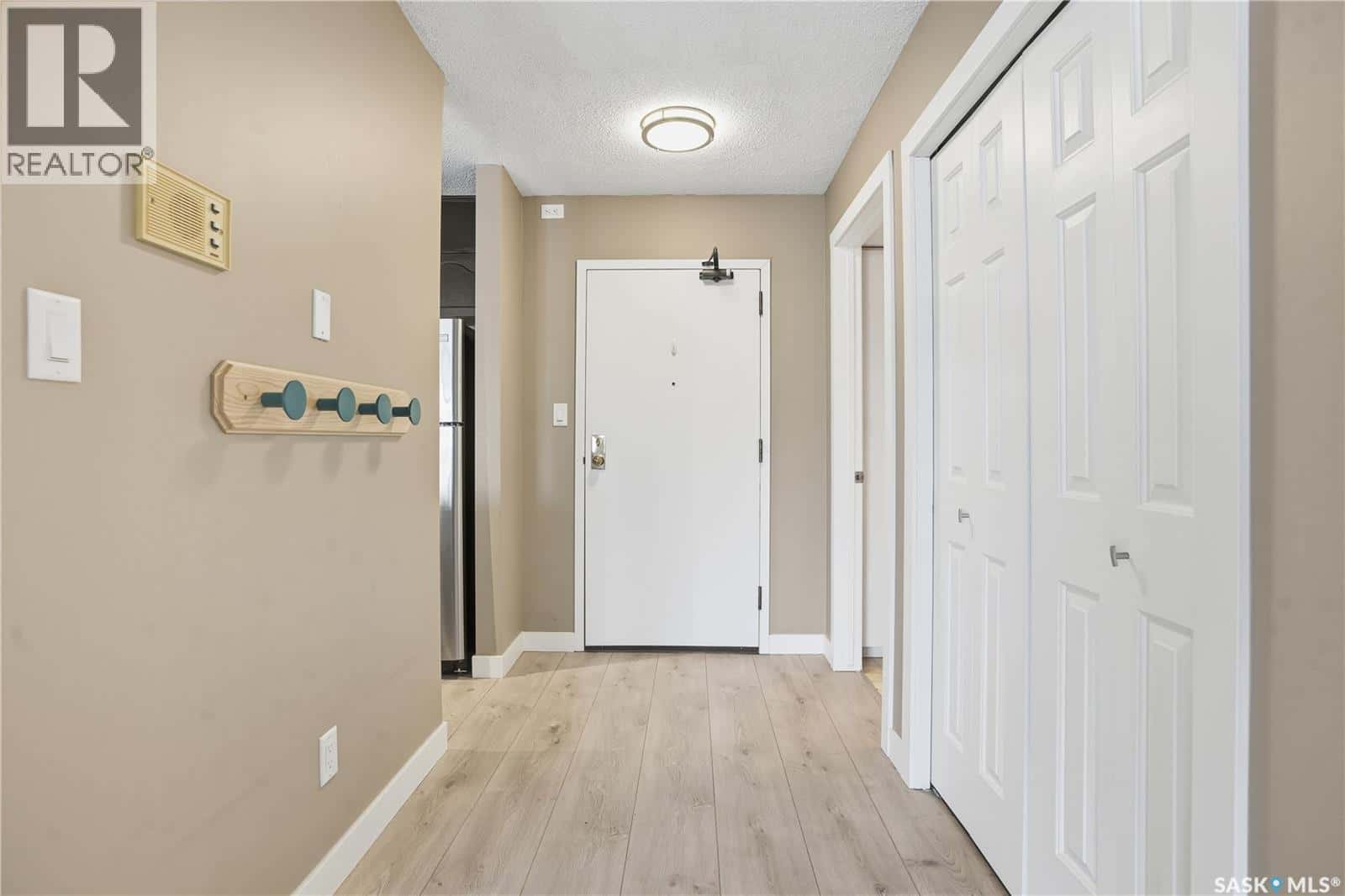 307 2275 McIntyre STREET — Regina, Saskatchewan - Photo 4 of 34