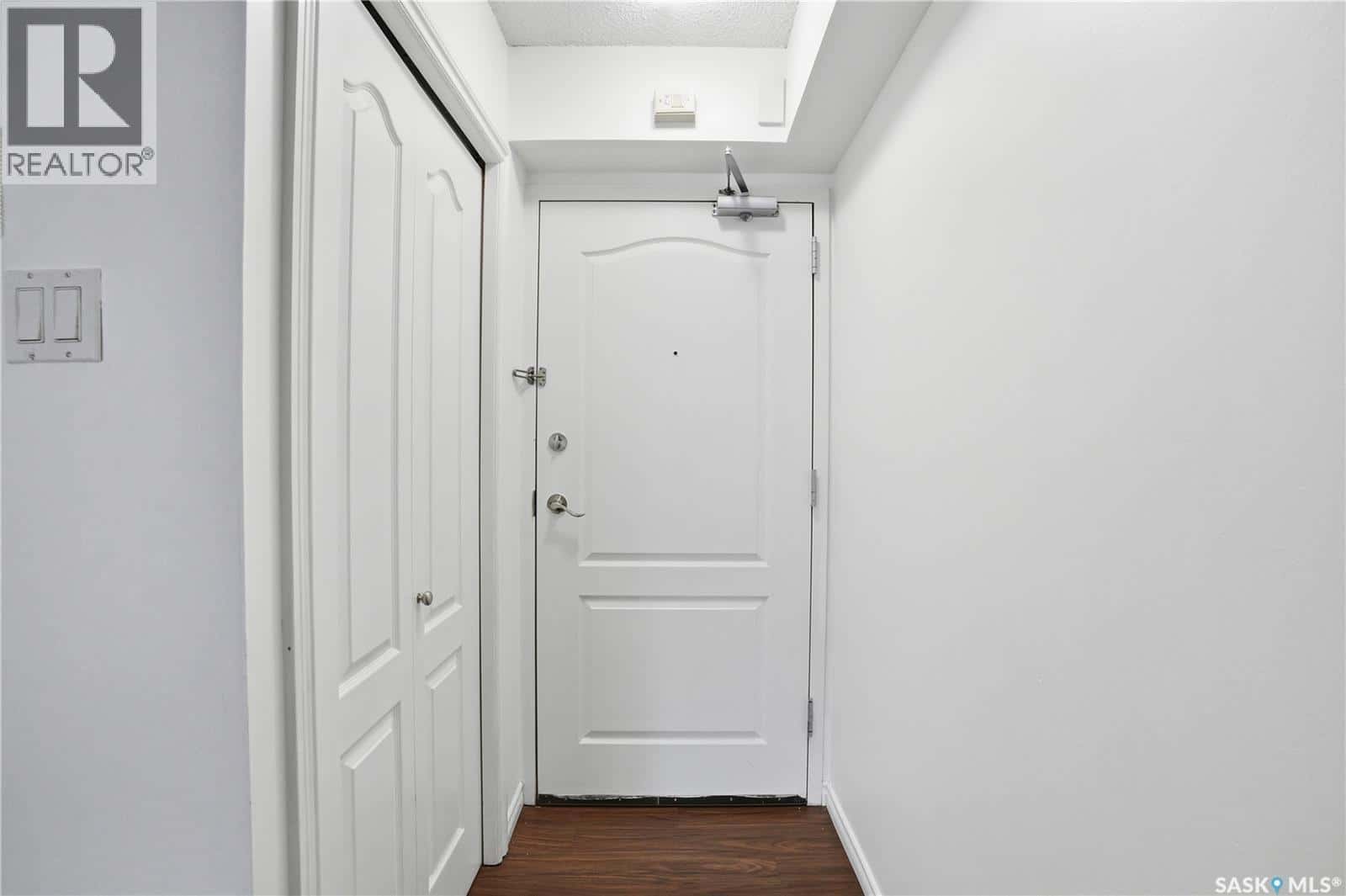 104D2 1121 McKercher DRIVE — Saskatoon, Saskatchewan - Photo 4 of 34