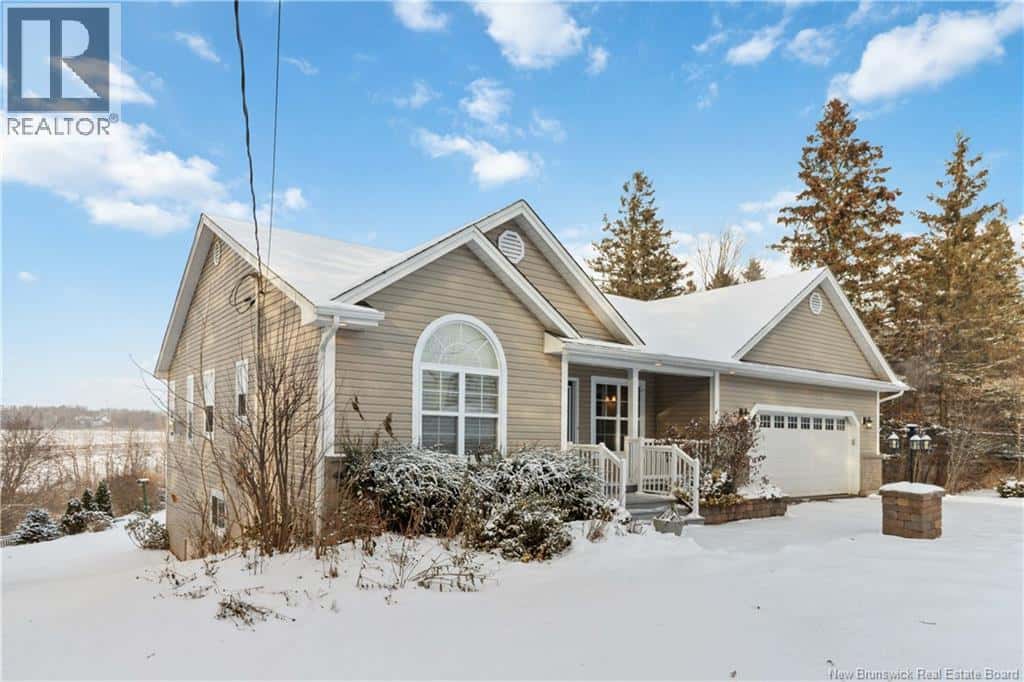 213 Lakeside Drive — Riverview, New Brunswick - Photo 3 of 50