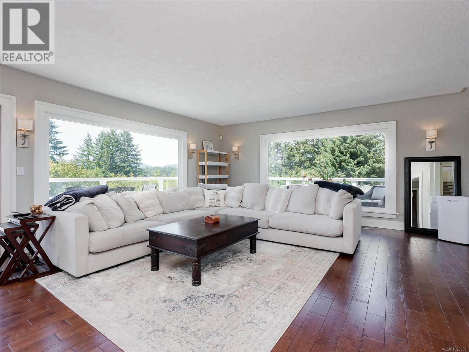 2564 Lavinia Rd — Shawnigan Lake, British Columbia - Photo 4 of 49