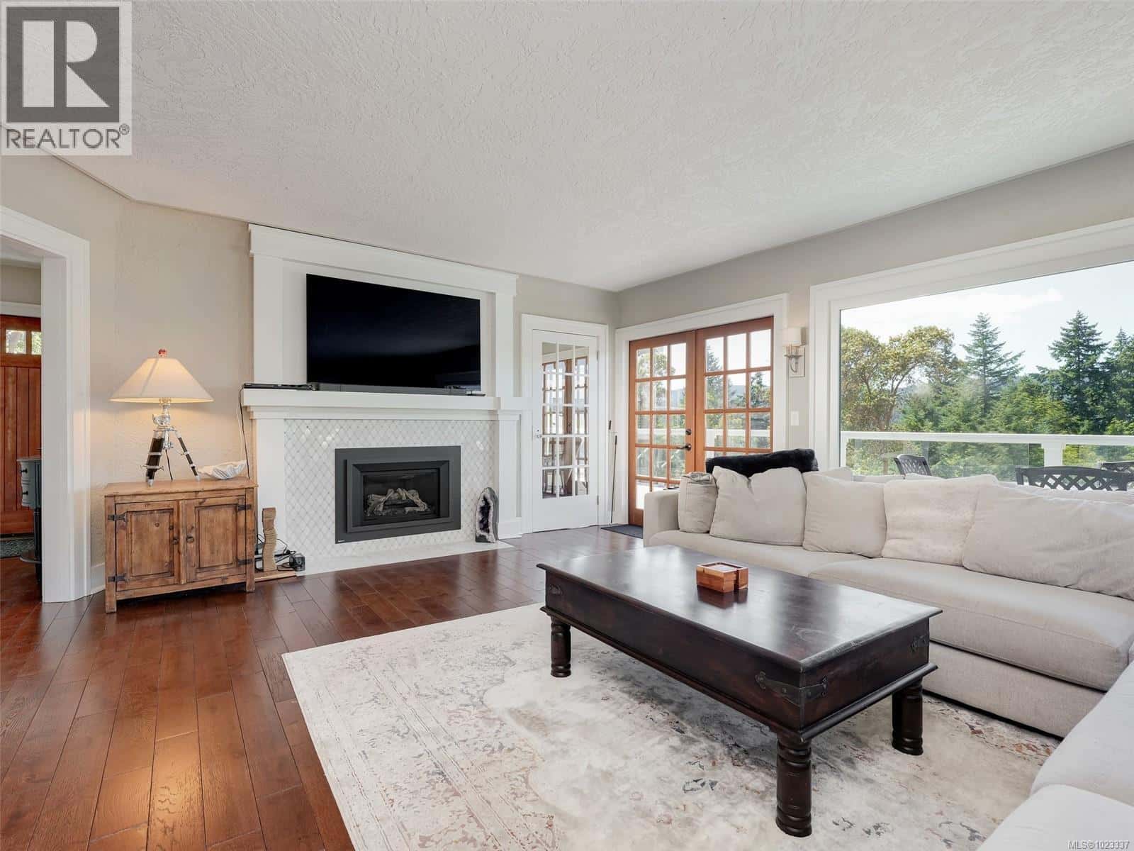 2564 Lavinia Rd — Shawnigan Lake, British Columbia - Photo 5 of 49