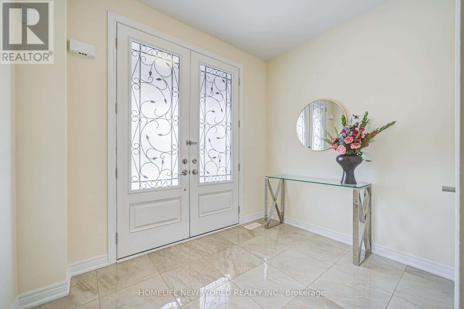 88 ROTH STREET — Aurora, Ontario - Photo 4 of 50