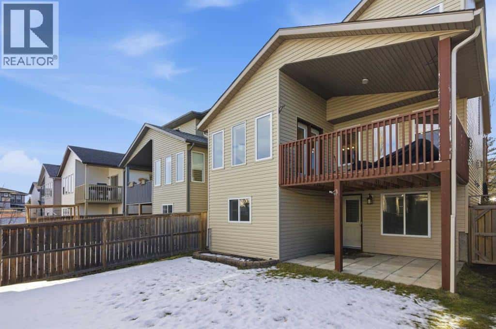 227 Panamount Circle NW — Calgary, Alberta - Photo 2 of 46