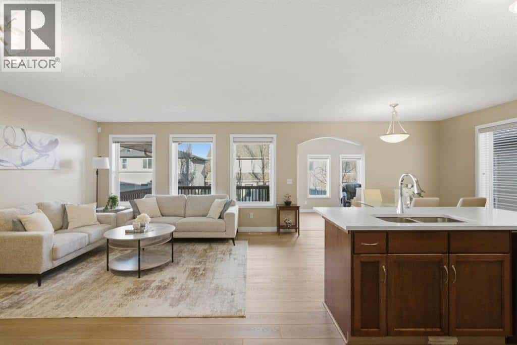 227 Panamount Circle NW — Calgary, Alberta - Photo 5 of 46