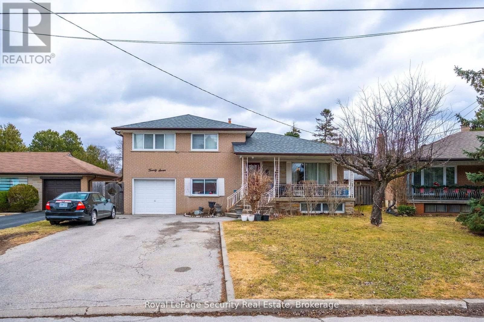 27 BELLEGLADE COURT — Toronto (Humbermede), Ontario - Main photo