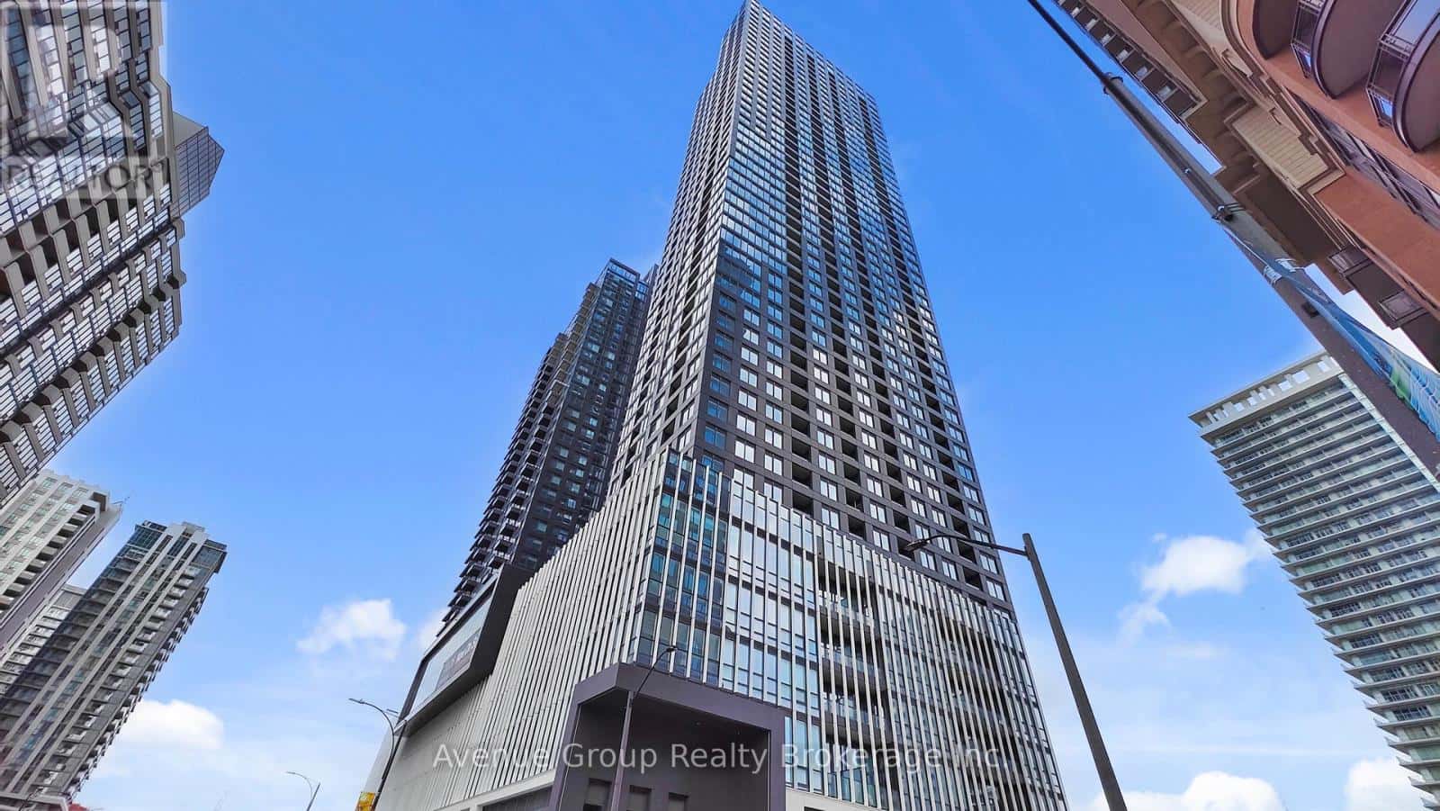 1309 - 395 SQUARE ONE DRIVE — Mississauga (City Centre), Ontario - Photo 2 of 41