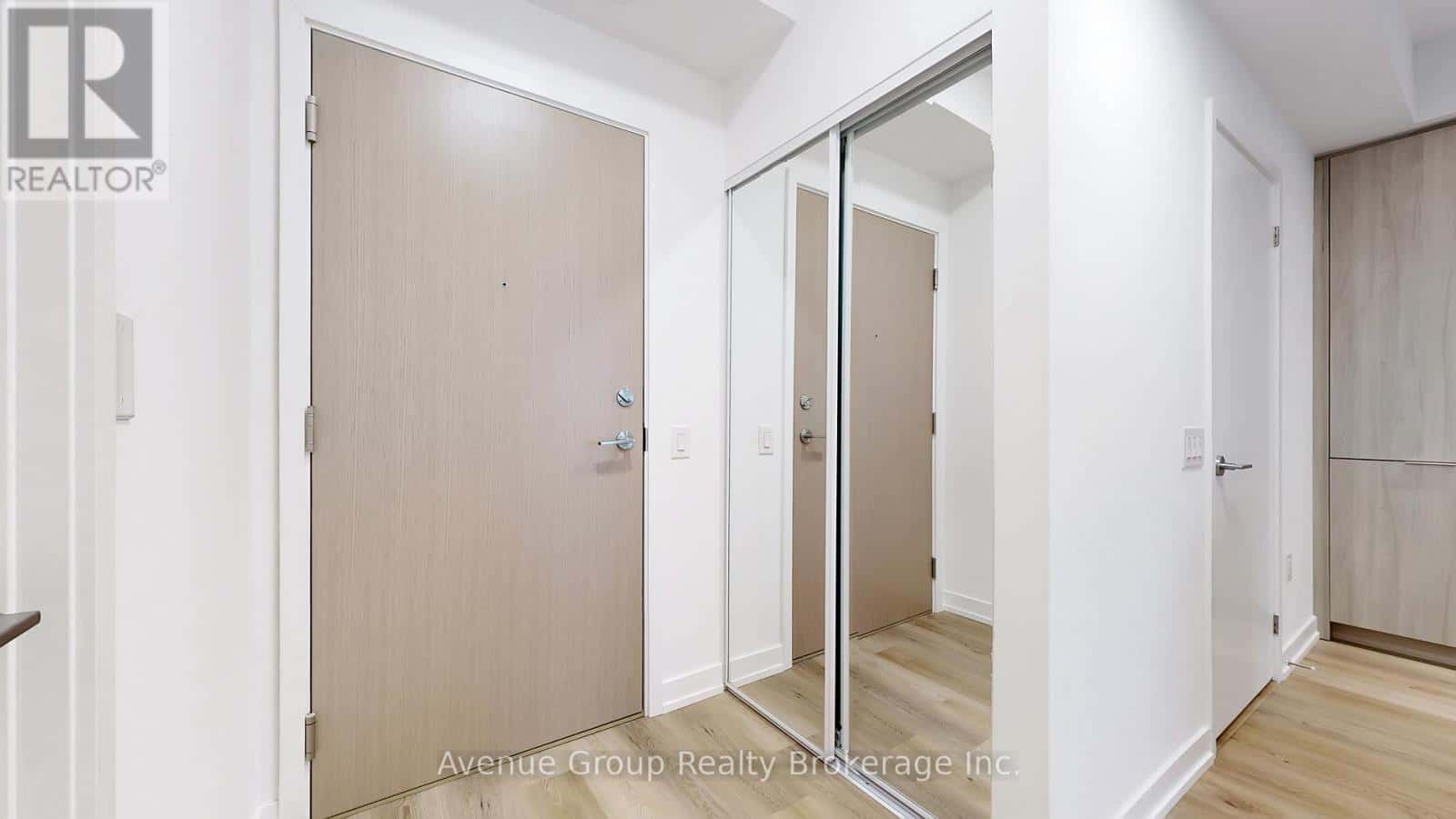 1309 - 395 SQUARE ONE DRIVE — Mississauga (City Centre), Ontario - Photo 3 of 41